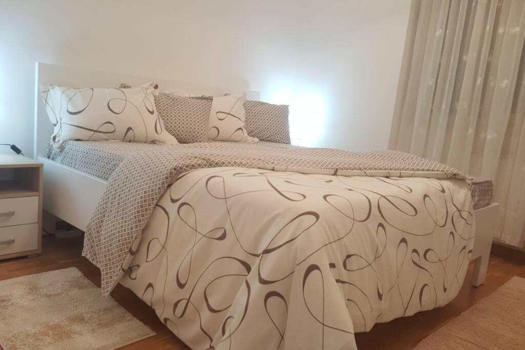 Fantasy Apartment Τούζλα Εξωτερικό φωτογραφία