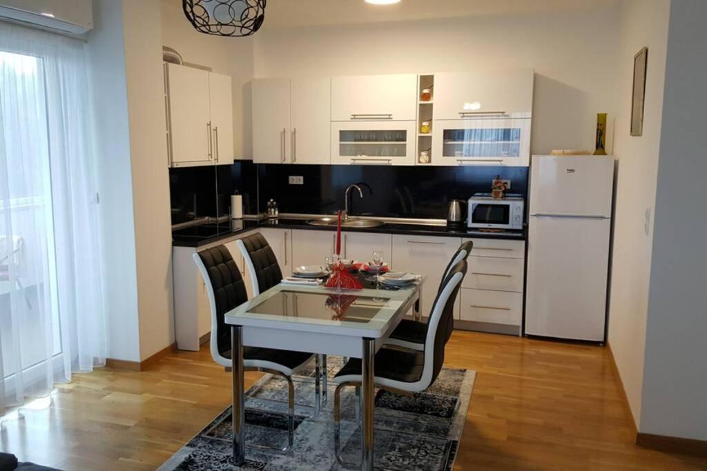 Fantasy Apartment Τούζλα Εξωτερικό φωτογραφία