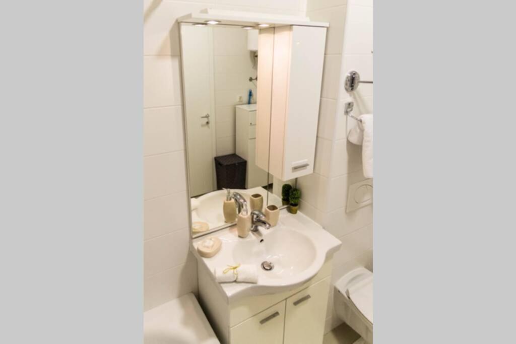 Fantasy Apartment Τούζλα Εξωτερικό φωτογραφία