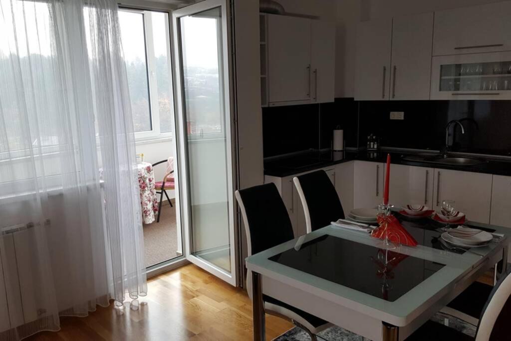Fantasy Apartment Τούζλα Εξωτερικό φωτογραφία